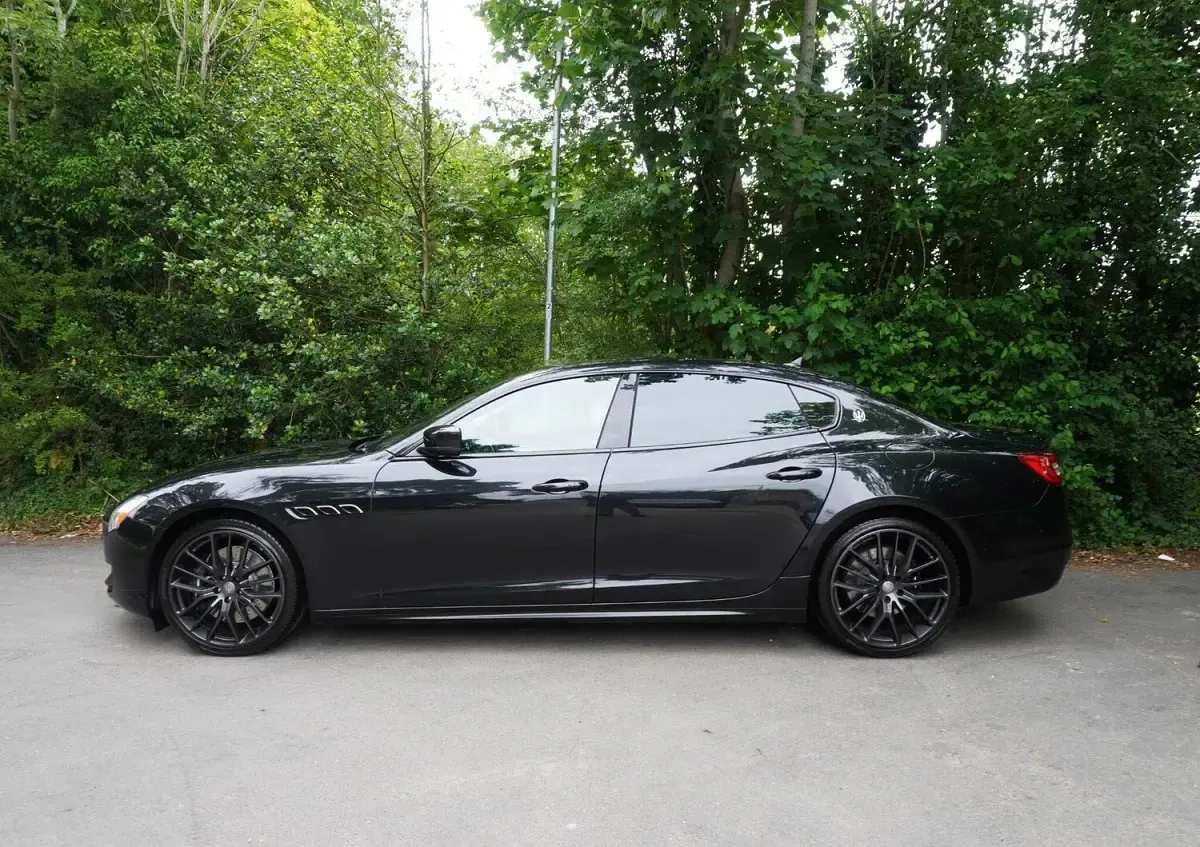 Used Maserati Quattroporte 522 HP (383 kW) 2015 Black Sedan