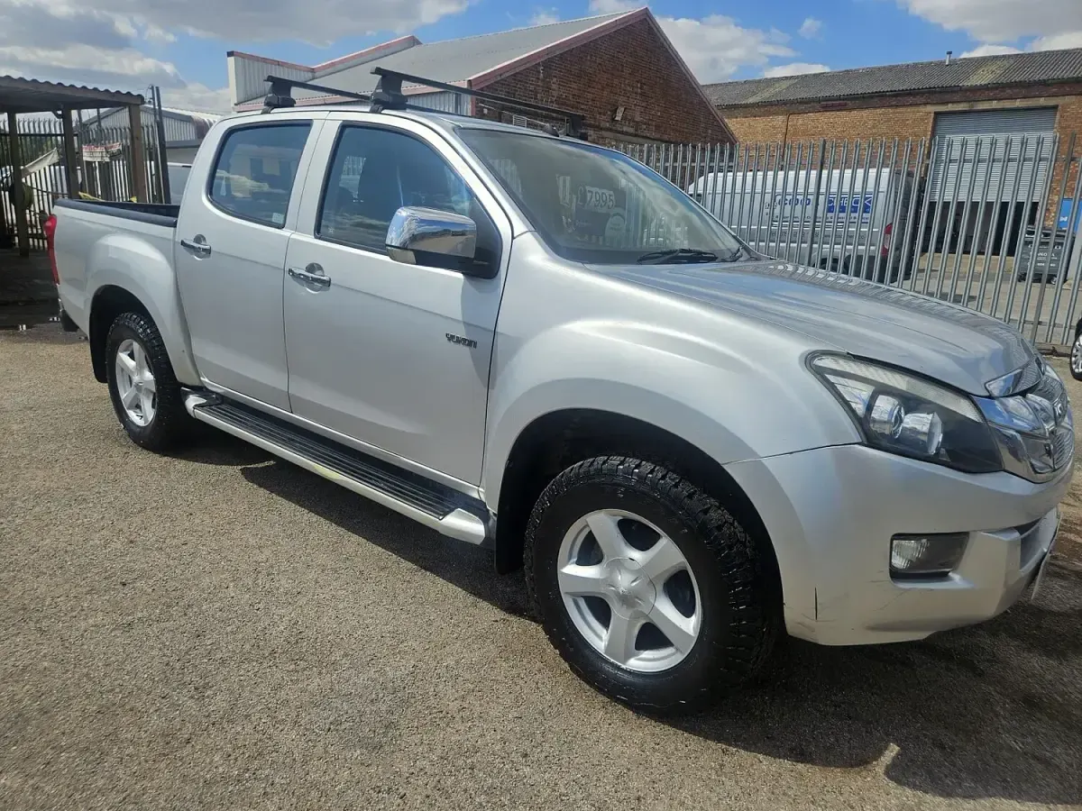 Used Isuzu D-Max 2013 Silver Pickup