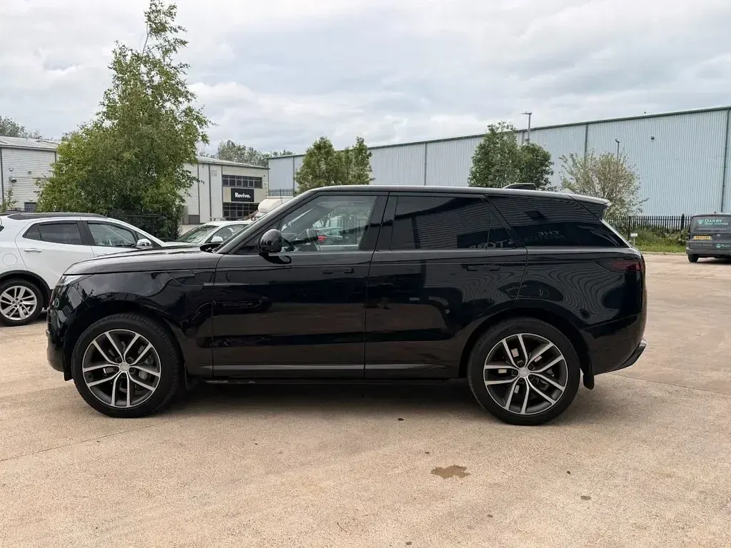 Used Land Rover Range Rover Sport SE 300 HP (220 kW) 2023 Black SUV