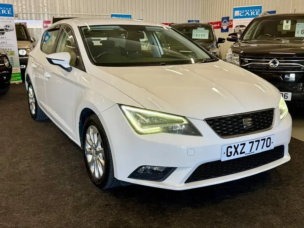 Used Seat Leon SE 105 HP (77 kW) 2014 White Hatchback