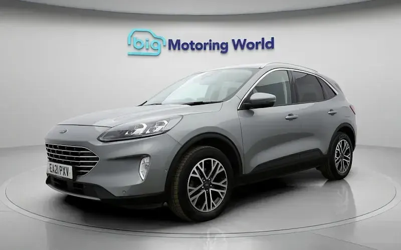 Usado Ford Kuga Titanium 150 HP (110 kW) 2021 SUV