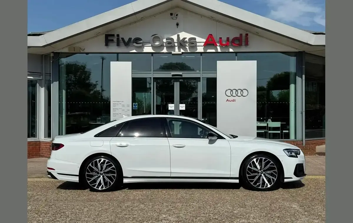 Used Audi A8 Advanced 563 HP (414 kW) 2022 White Sedan