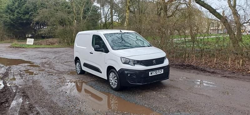 Used Peugeot Partner 2020 White MPV