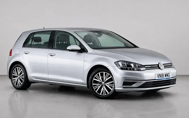 Used VW Golf VII SE 131 HP (96 kW) 2018 Hatchback