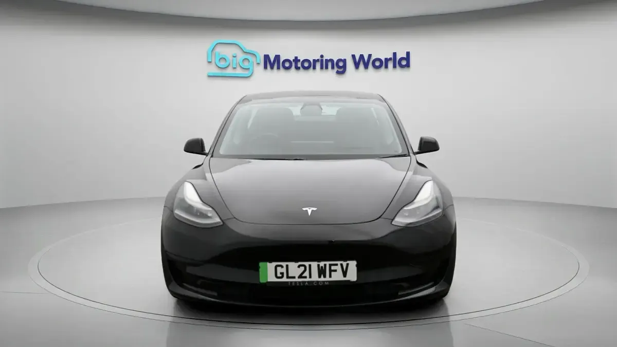 Used Tesla Model 3 Standard Range Plus 222 kW (302 HP) 2021 Sedan