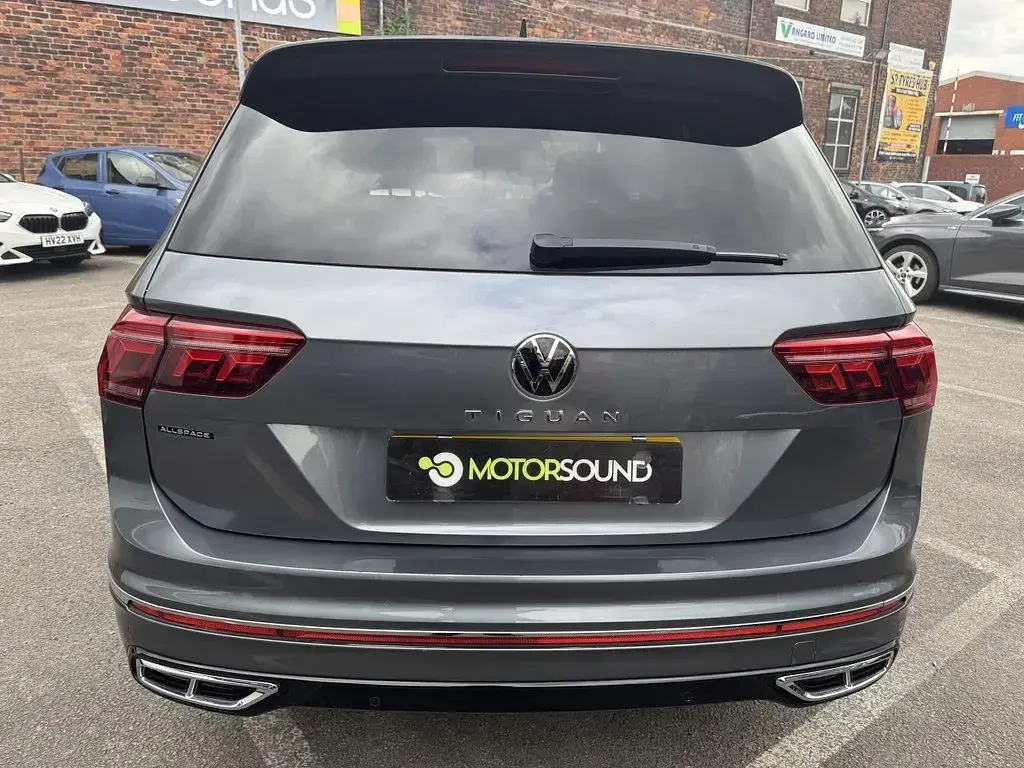 Used VW Tiguan Allspace R-line 150 HP (110 kW) 2023 Grey SUV
