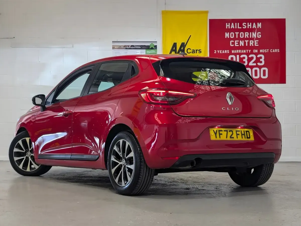 Used Renault Clio V Evolution 90 HP (66 kW) 2022 Red Hatchback
