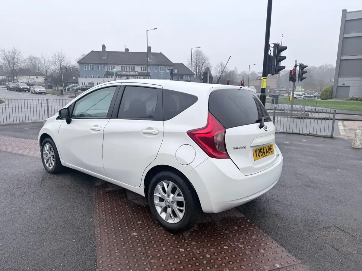 Used Nissan Note Acenta Premium 90 HP (66 kW) 2014 White Hatchback