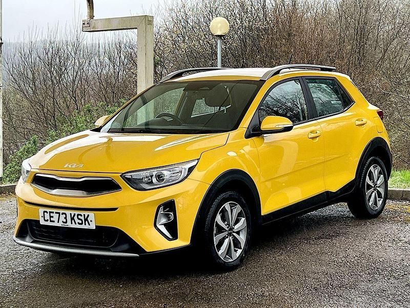 Used Kia Stonic 99 HP (72 kW) 2023 Yellow SUV