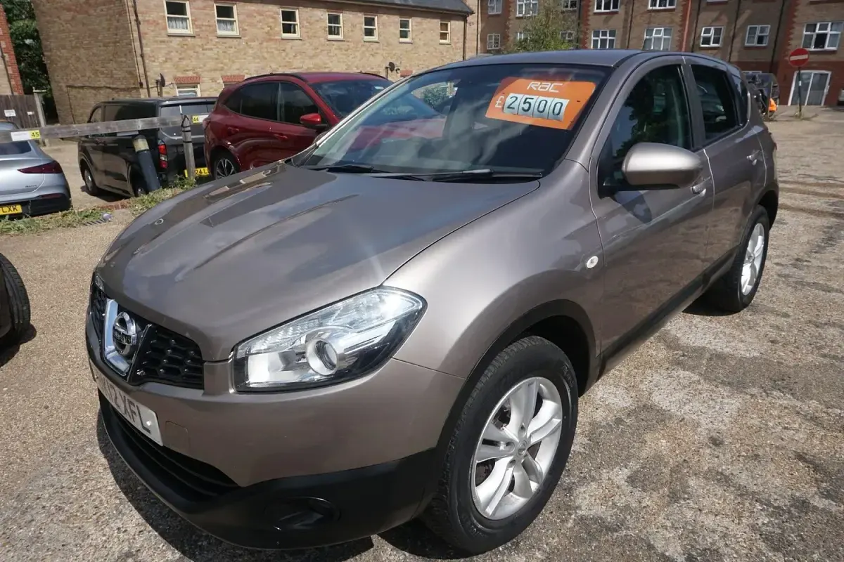 Used Nissan Qashqai Acenta 117 HP (86 kW) 2012 Beige SUV