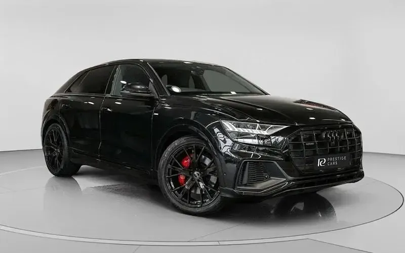 Usado Audi Q8 Black Edition 340 HP (250 kW) 2022 SUV