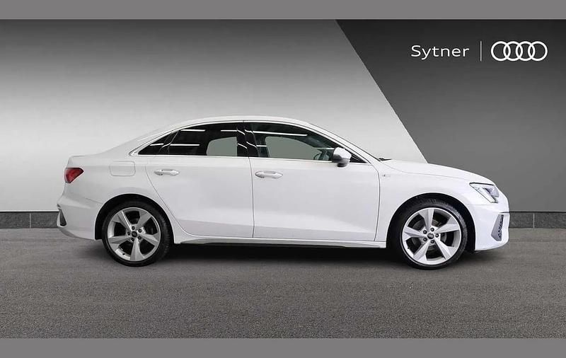 Used Audi A3 S-Line 147 HP (108 kW) 2023 White Sedan