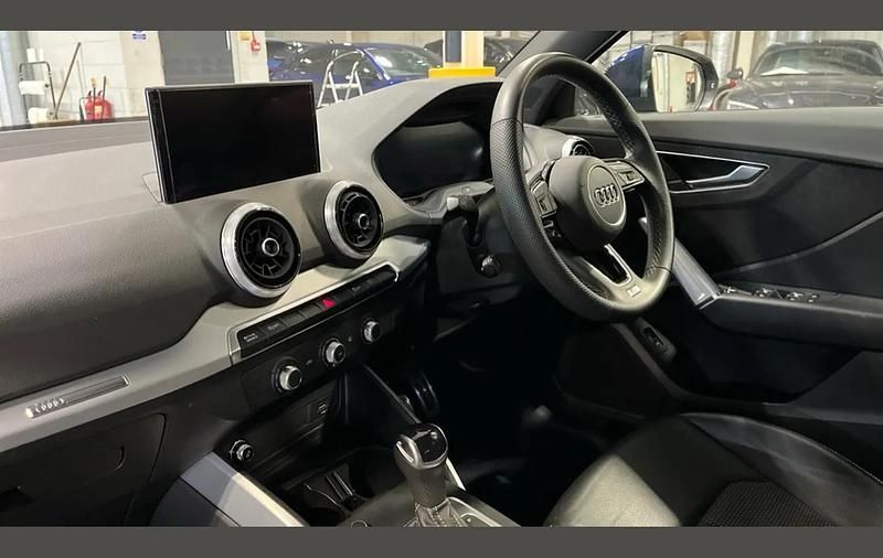 Used Audi Q2 S-Line 147 HP (108 kW) 2023 Blue SUV