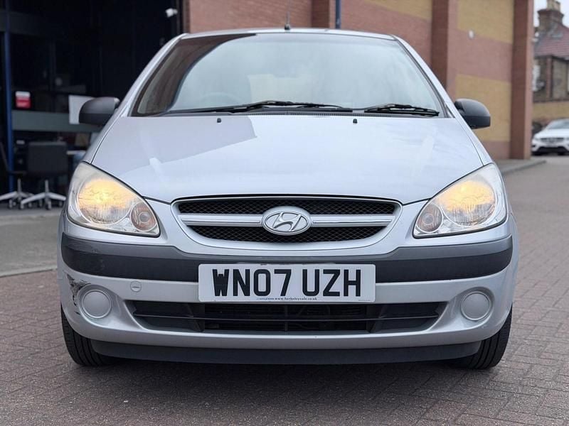 Used Hyundai Getz 97 HP (71 kW) 2007 Silver Hatchback