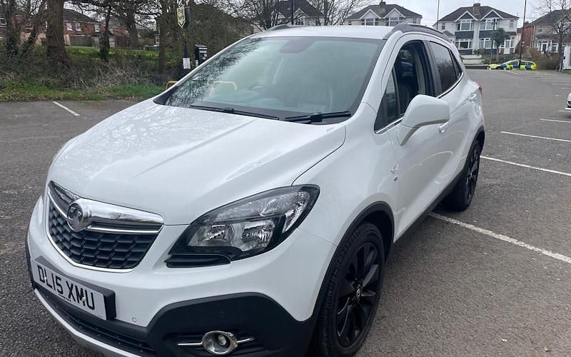 Used Vauxhall Mokka 116 HP (85 kW) 2015 White SUV