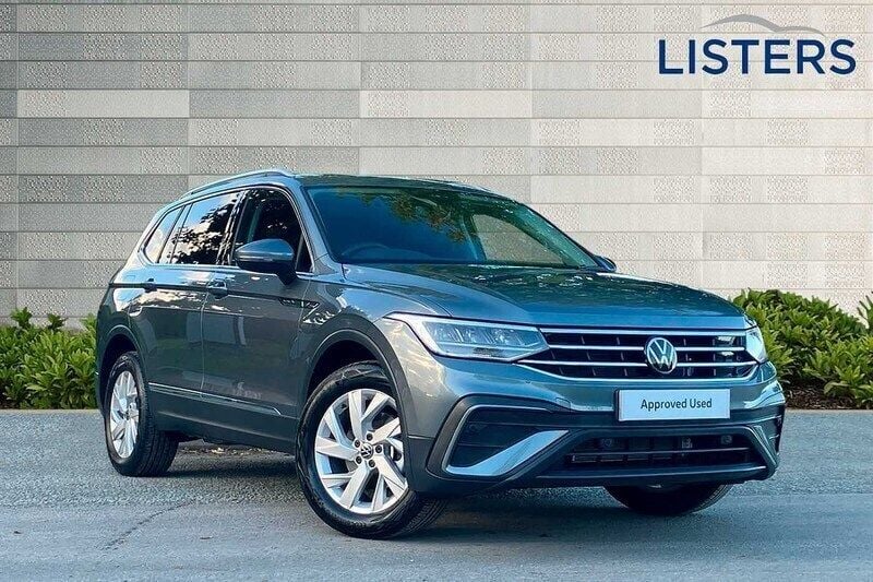 Platinum grey Used 2024 VW Tiguan Life SUV | £29,000 (Fair price) - Image 1/4