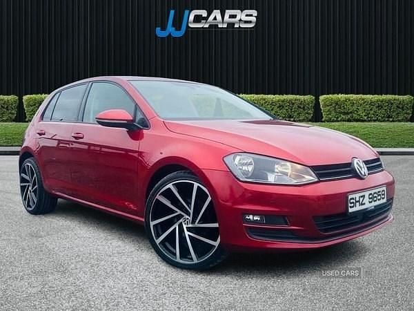 Used VW Golf VII Match 105 HP (77 kW) 2015 Red Hatchback