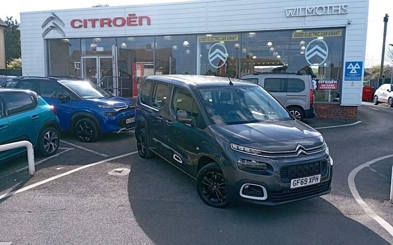 Used Citroën Berlingo Flair 131 HP (96 kW) 2020 Grey MPV