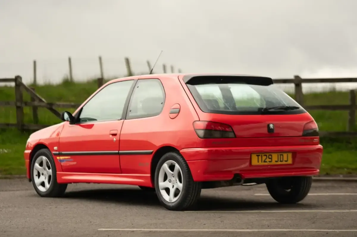 Used Peugeot 306 1999 Cherry red Hatchback