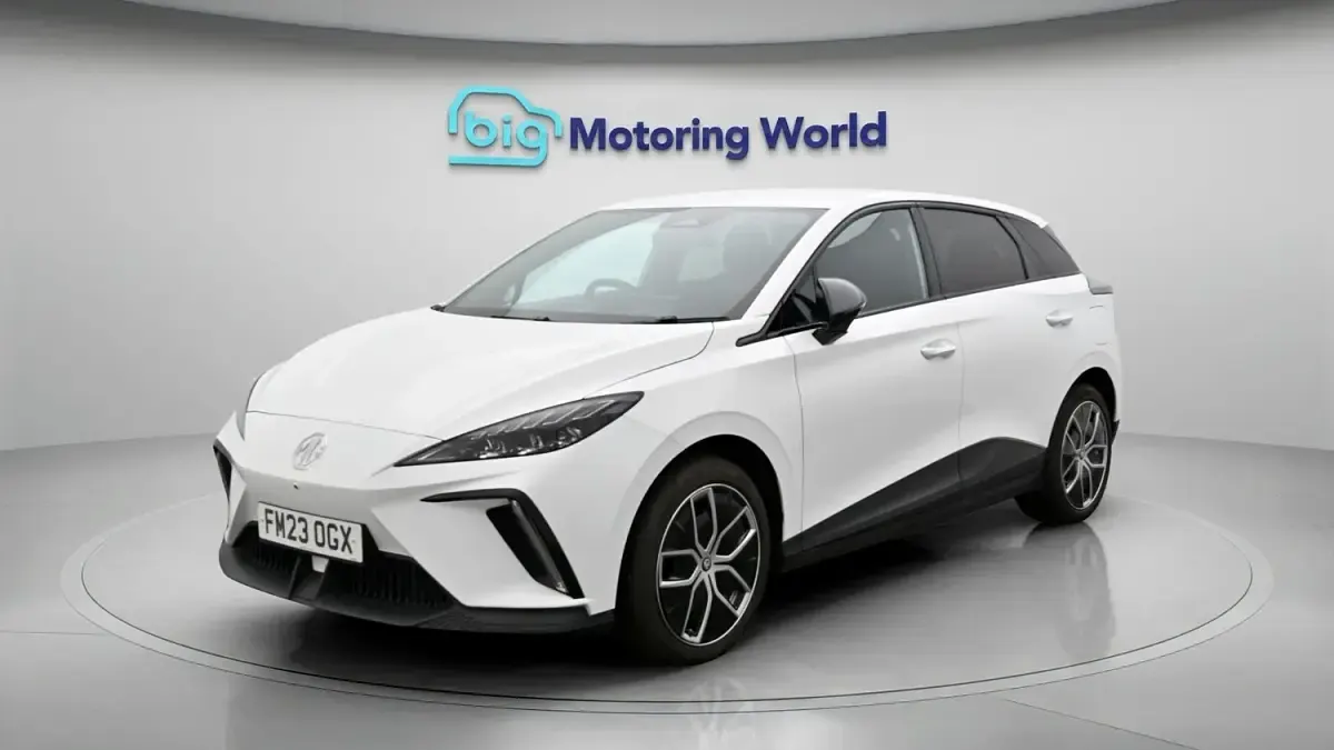 Used MG MG4 EV Trophy 319 kW (435 HP) 2023 White Hatchback