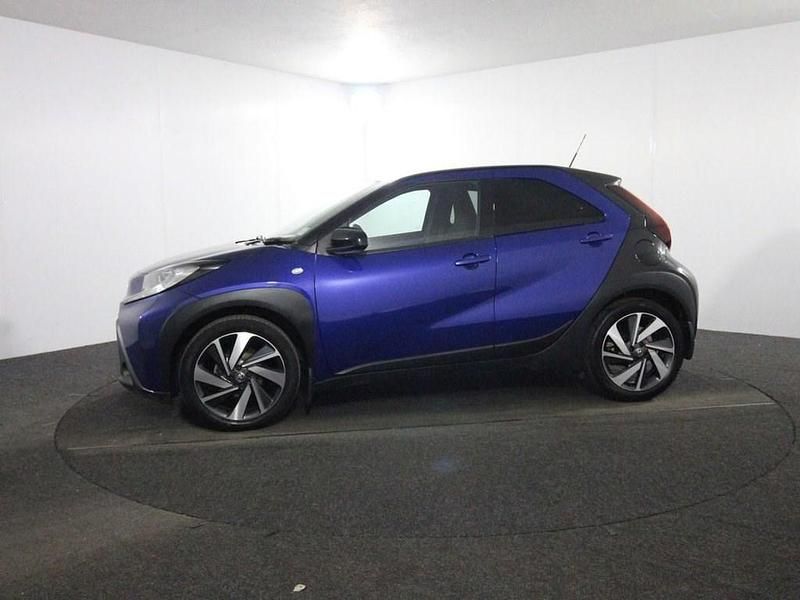 Used Toyota Aygo X 72 HP (52 kW) 2023 Blue SUV