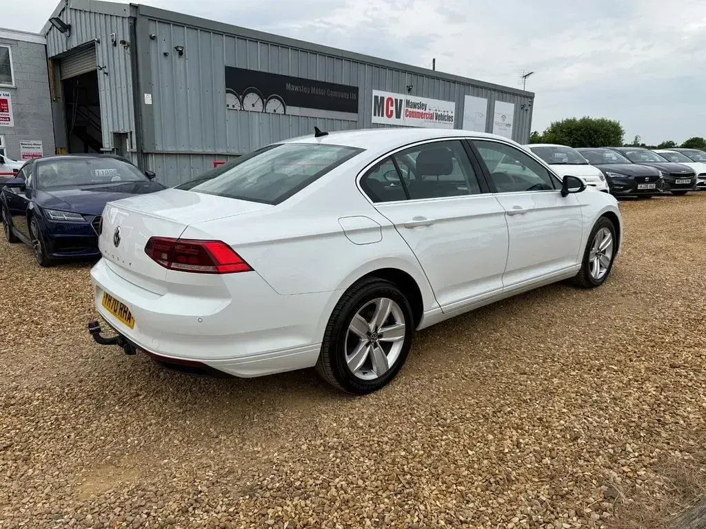 Used VW Passat SE 150 HP (110 kW) 2020 White Sedan