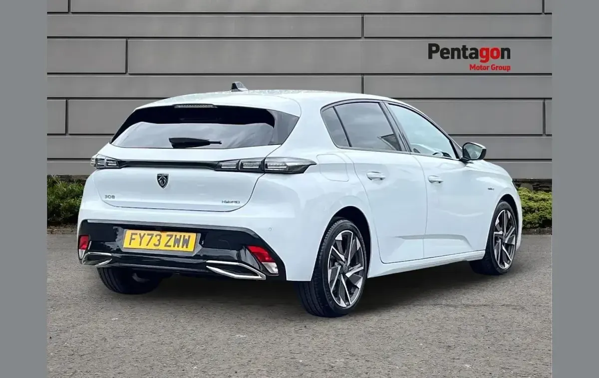 Used Peugeot 308 Allure Premium 177 HP (130 kW) 2023 White Hatchback