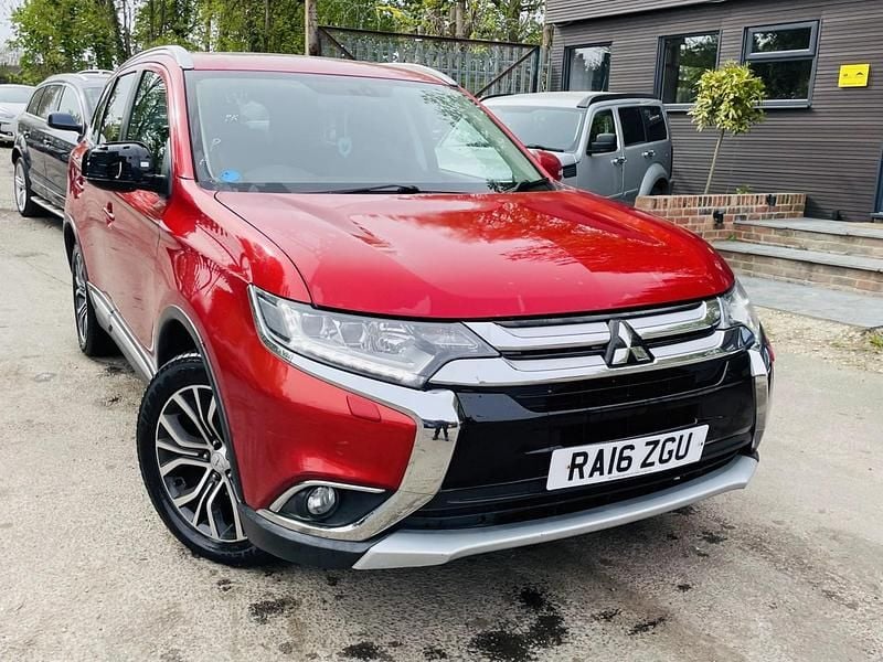 Used Mitsubishi Outlander 150 HP (110 kW) 2016 Red SUV