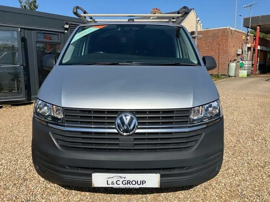 Usado VW Transporter Startline 110 HP (80 kW) 2021 Prateado Van