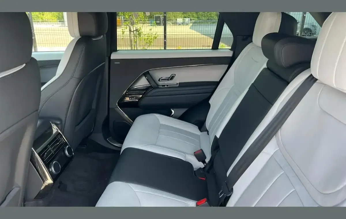 Used Land Rover Range Rover Sport SE Dynamic 300 HP (220 kW) 2024 Blue SUV