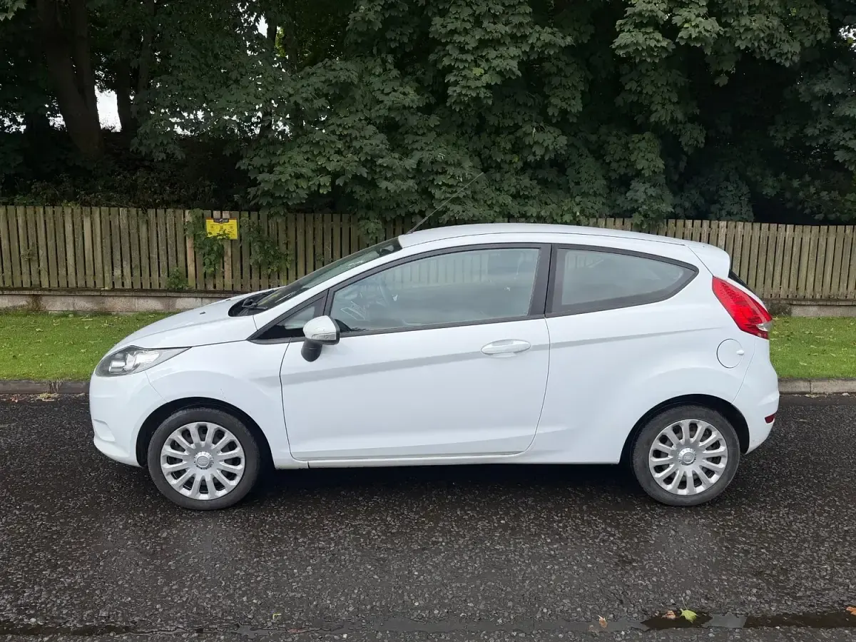 Used Ford Fiesta 2012 White Hatchback