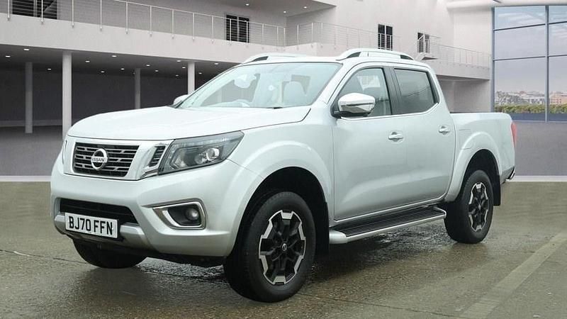 Used Nissan Navara Tekna 190 HP (139 kW) 2020 Silver Pickup