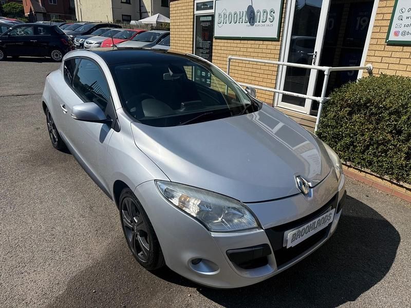 Silver Used 2010 Renault Mégane Coupé Dynamique Coupe | £2,995 (Fair price) - Image 1/4