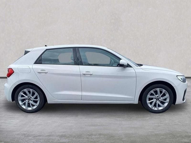 Used Audi A1 Sport 95 HP (69 kW) 2022 White SUV