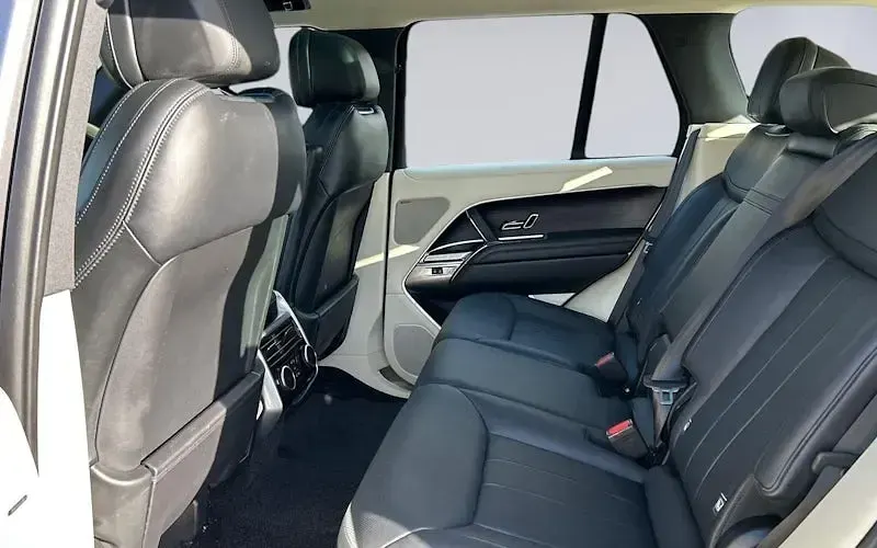 Used Land Rover Range Rover HSE 300 HP (220 kW) 2026 SUV