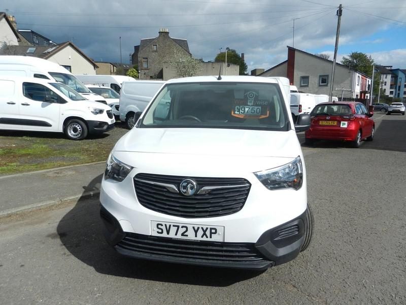 Used Vauxhall Combo 100 HP (73 kW) 2022 White MPV