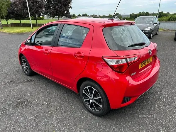 Used Toyota Yaris 111 HP (81 kW) 2019 Red Hatchback