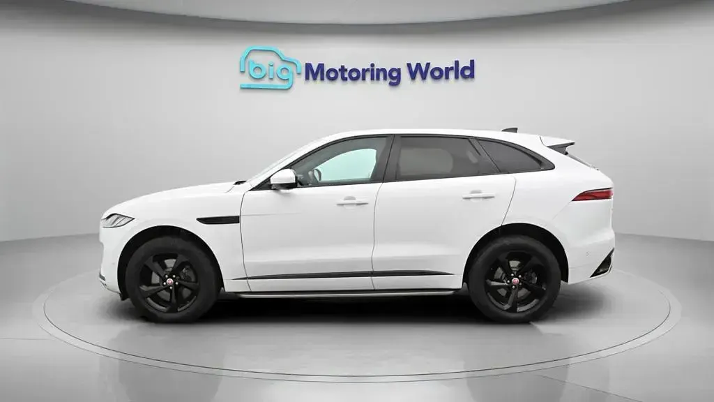 Used Jaguar F-Pace R-Dynamic 300 HP (220 kW) 2021 White SUV