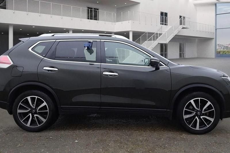 Titanium olive green Used 2017 Nissan X-Trail N-Vision SUV | £9,975 (Good price) - Image 1/1