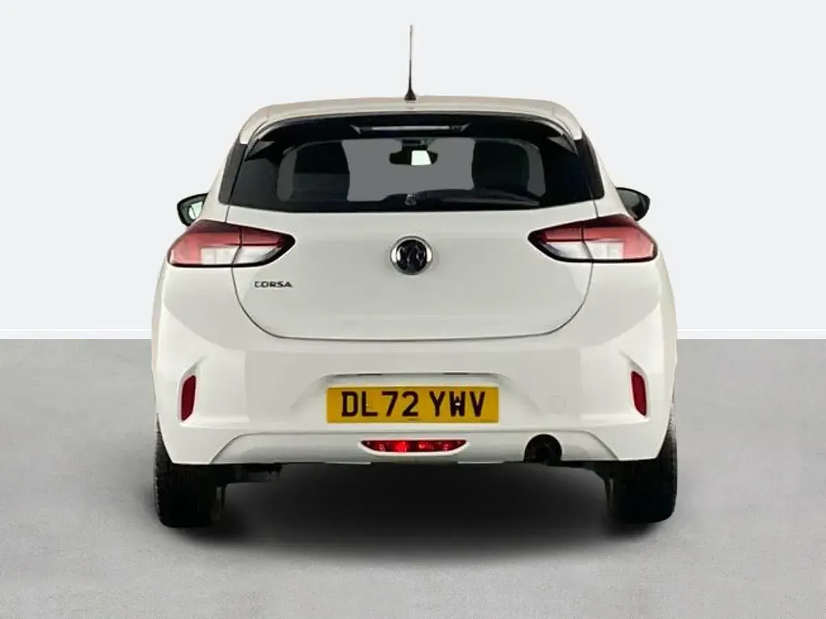 Used Vauxhall Corsa Design Edition 73 HP (53 kW) 2023 White Hatchback