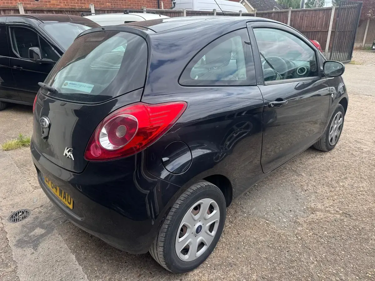 Used Ford Ka 69 HP (50 kW) 2015 Black Hatchback