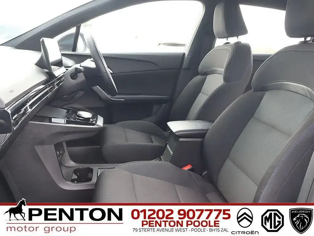 Used MG MG4 EV SE 50 kW (69 HP) 2023 White Hatchback