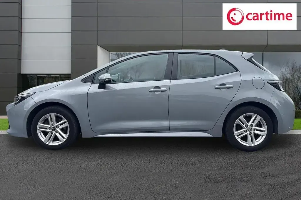 Used Toyota Corolla 140 HP (102 kW) 2023 Grey Hatchback