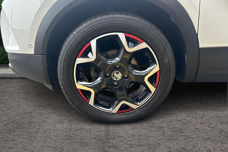 Used Vauxhall Mokka SRi 130 HP (95 kW) 2022 White SUV