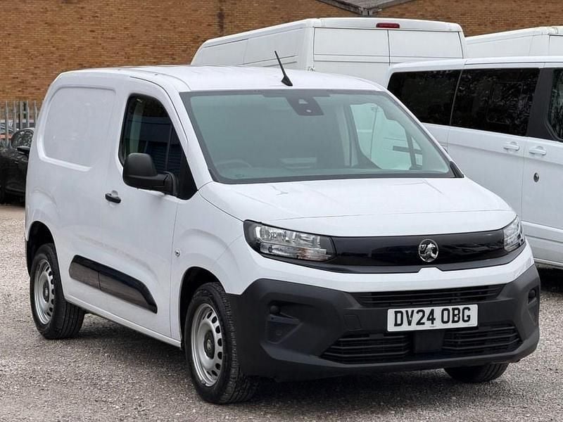 White Used 2024 Vauxhall Combo S Van | £13,495 (Fair price) - Image 1/4