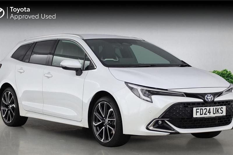 White Used 2024 Toyota Corolla Sport Estate | £27,750 (A bit pricey) - Image 1/4