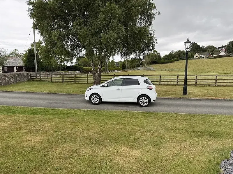 Used Renault Zoe Business 80 kW (109 HP) 2022 Glacier white Hatchback