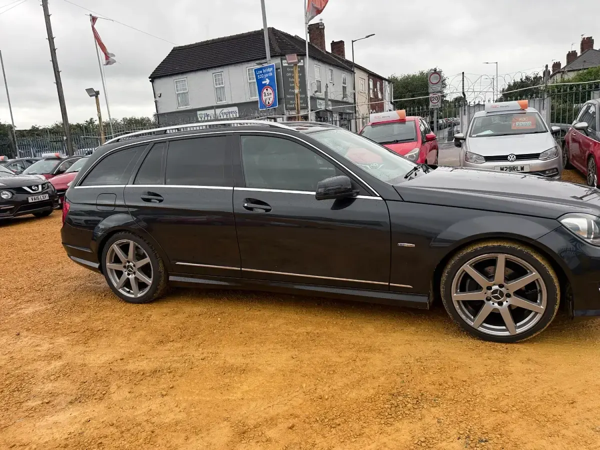 Used Mercedes C220 2012 Black Estate