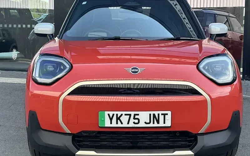New Mini Aceman Exclusive 135 kW (184 HP) 2026 Red SUV
