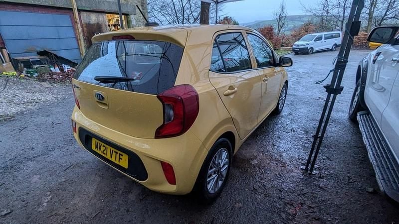 Used Kia Picanto 66 HP (48 kW) 2021 Yellow Hatchback
